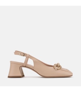 ZAPATO TACÓN PIEL BEIGE CON ADORNO - GISELA