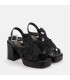 Sandalia de plataforma fabricada en piel negro con detalle trenzado