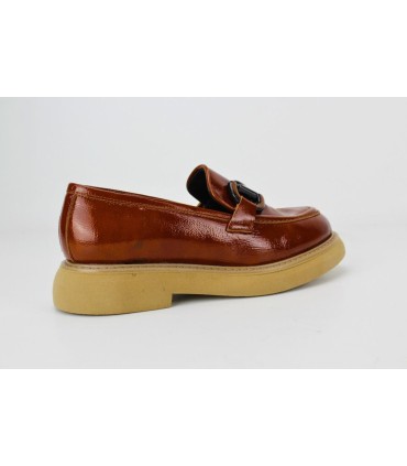 Mocasín de charol en color burdeos - Johanna