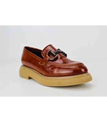 Mocasín de charol en color burdeos - Johanna