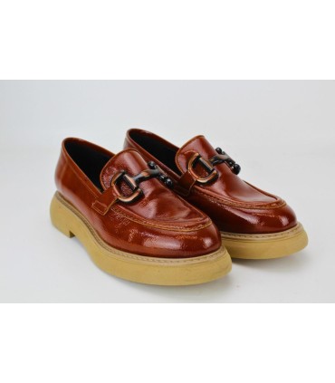 Mocasín de charol en color burdeos - Johanna