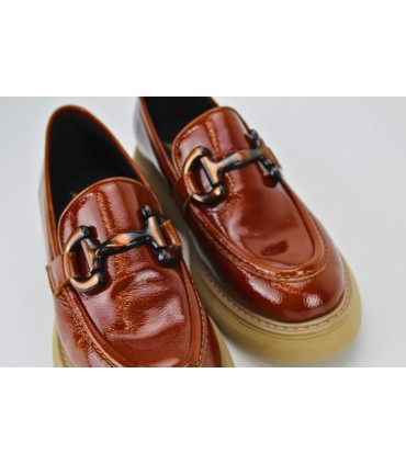 Mocasín de charol en color burdeos - Johanna