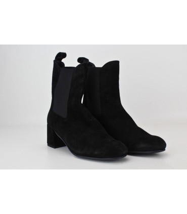 BOTINES CON ELASTICO DE ANTE NEGRO - ISELA