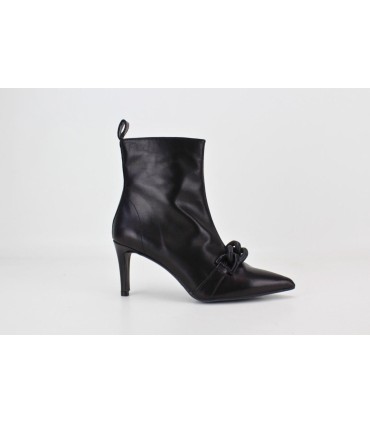 BOTIN DE PIEL NEGRO CON ADORNO - HELENA