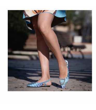 BAILARINA EN TEJIDO CON JOYA - LEONORA