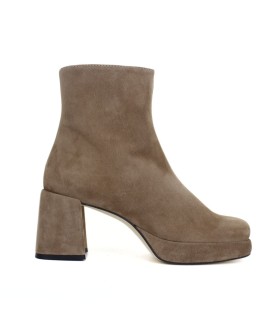 BOTÍN MARRÓN CLARO CON PLATAFORMA | TACÓN 6,5 CM |  OLUCHI