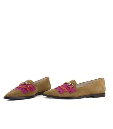 MOCASINES ANTE MARRÓN CON ADORNO FUCSIA | OLGA