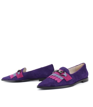MOCASINES ANTE VIOLETA CON ADORNO | OLGA