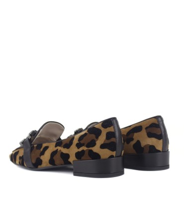 MOCASINES ANIMAL PRINT CON JOYA| OLINDA