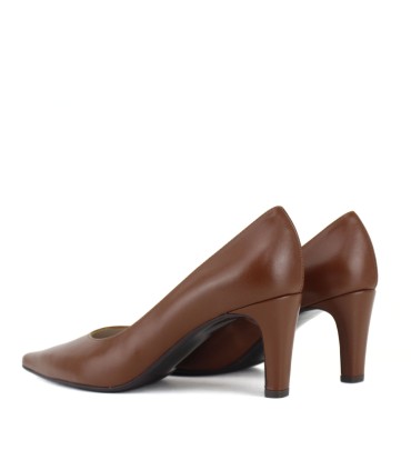 SALON DE PIEL MARRON CUERO | TACÓN 7 CM | PAOLA